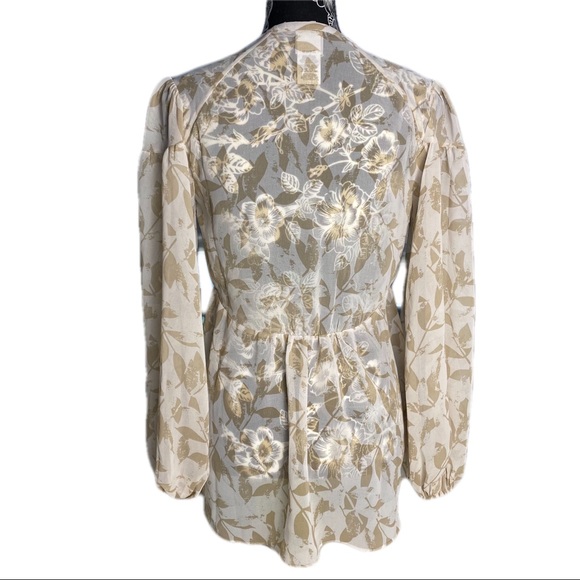 Cabi Couplet Blouse High-Low Hem Leaf Pattern Long Sleeve Item # 4156 - Picture 4 of 10